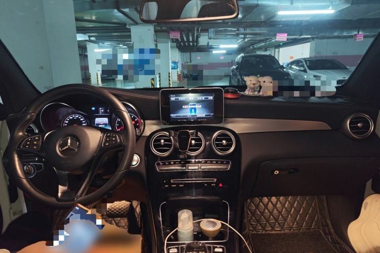 Used Mercedes-Benz GLC 2019 GLC 200 L 4MATIC Center Console