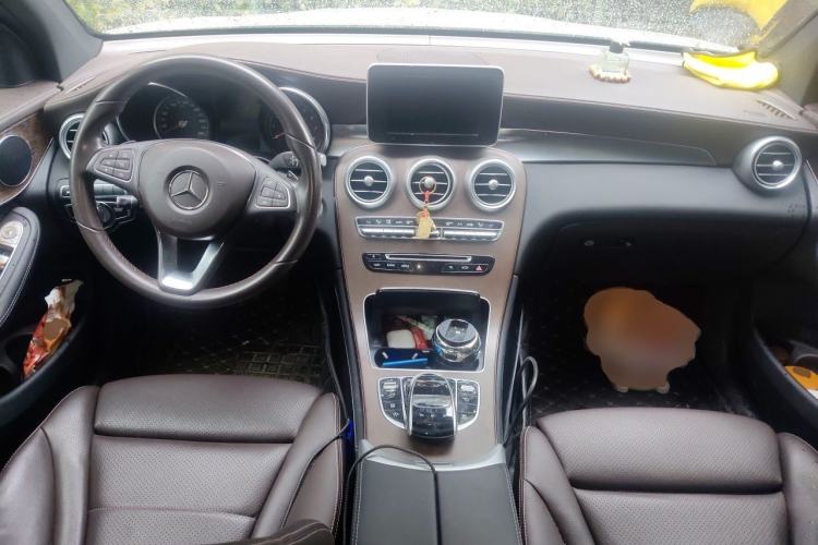 Used Mercedes-Benz GLC 2019 GLC 300 L 4MATIC Dynamic Model Center Console