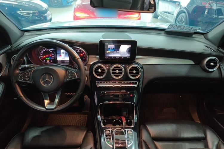 Used Mercedes-Benz GLC 2019 GLC 200 L 4MATIC Center Console