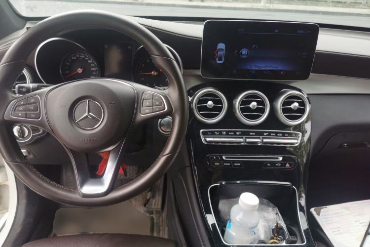 Used Mercedes-Benz GLC 2019 GLC 200 L 4MATIC Center Console