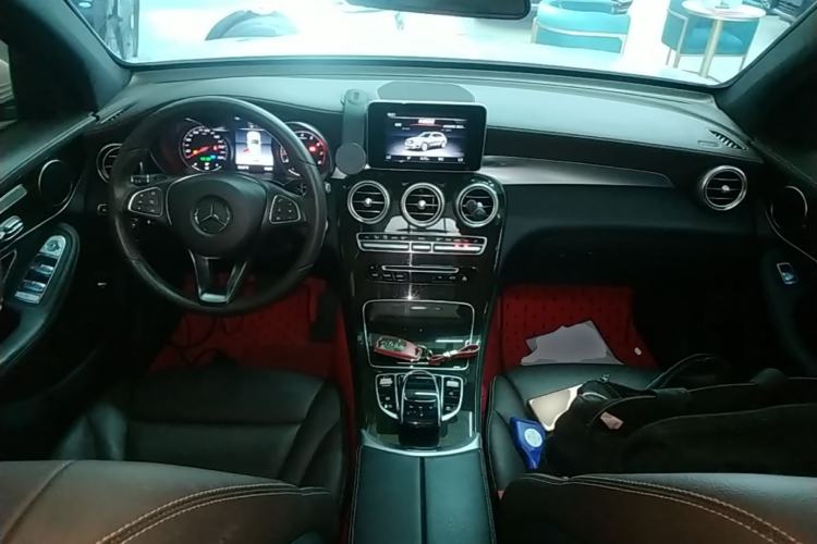 Used Mercedes-Benz GLC 2019 Facelift GLC 260 L 4MATIC Luxury Model Center Console
