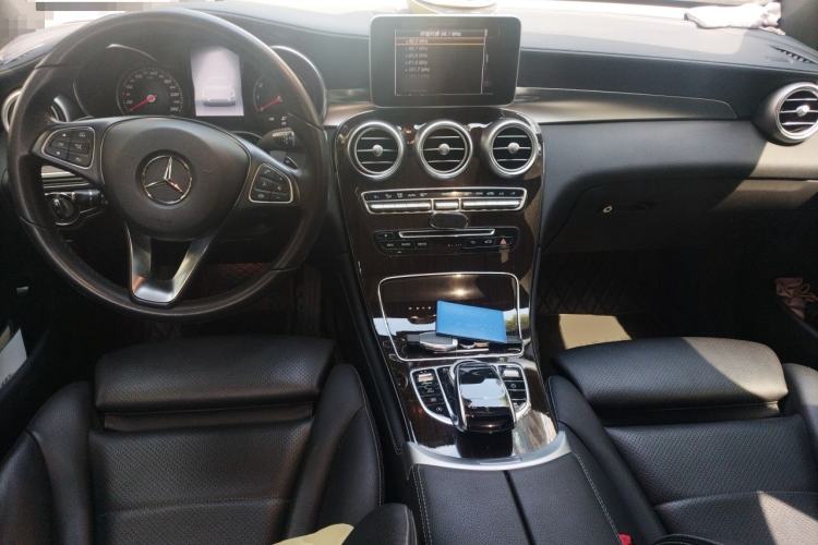 Used Mercedes-Benz GLC 2019 GLC 260 L 4MATIC Dynamic Model Center Console