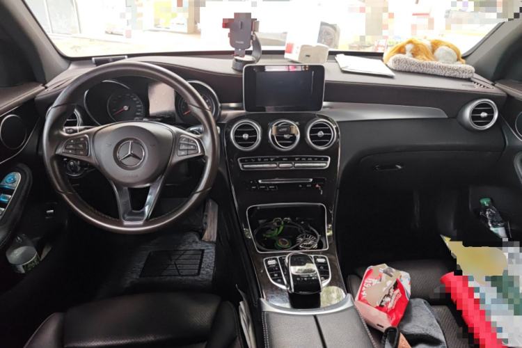 Used Mercedes-Benz GLC 2019 Facelift GLC 260 L 4MATIC Luxury Model Center Console