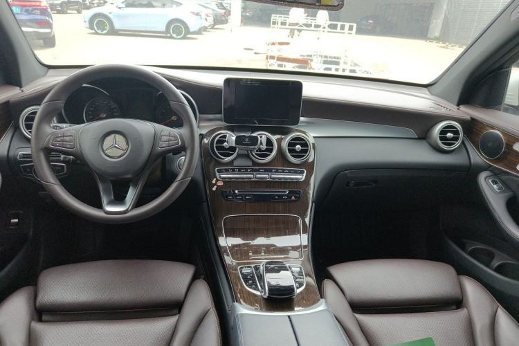 Used Mercedes-Benz GLC 2019 GLC 260 L 4MATIC Dynamic Model Center Console