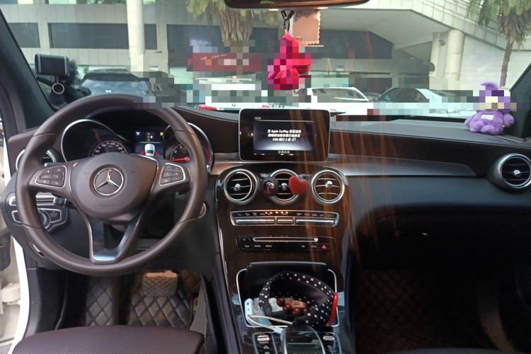 Used Mercedes-Benz GLC 2019 GLC 260 L 4MATIC Dynamic Model Center Console