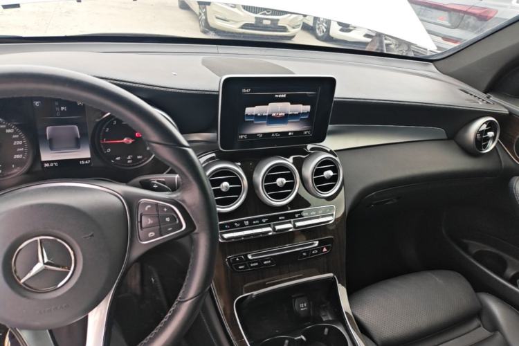 Used Mercedes-Benz GLC 2019 GLC 260 L 4MATIC Dynamic Model Center Console