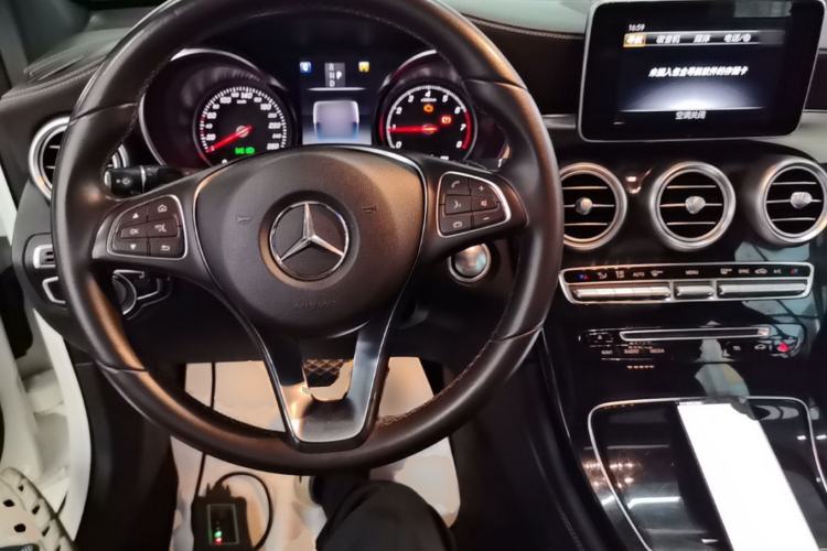 Used Mercedes-Benz GLC 2019 GLC 200 L 4MATIC Center Console