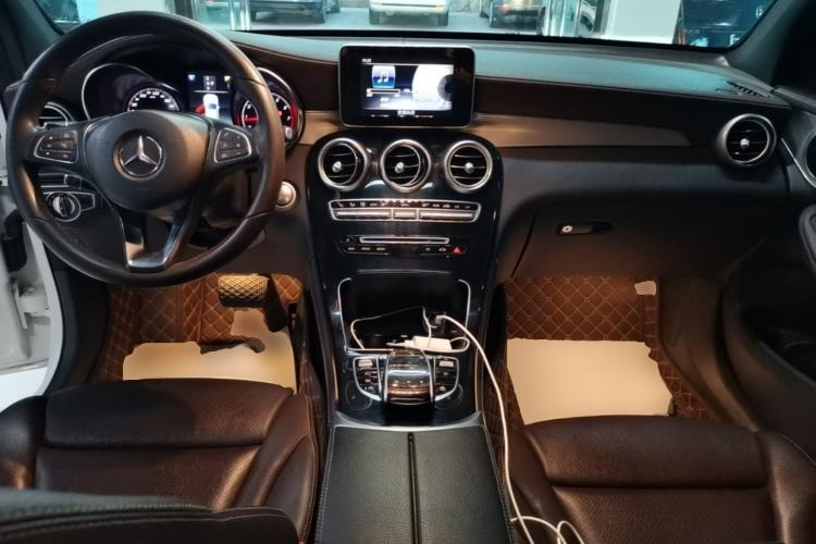 Used Mercedes-Benz GLC 2019 GLC 200 L 4MATIC Center Console