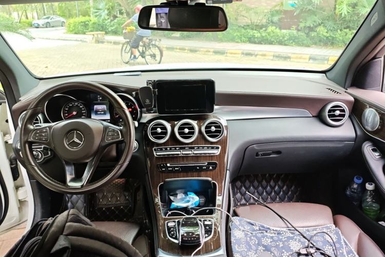 Used Mercedes-Benz GLC 2019 GLC 260 L 4MATIC Dynamic Model Center Console