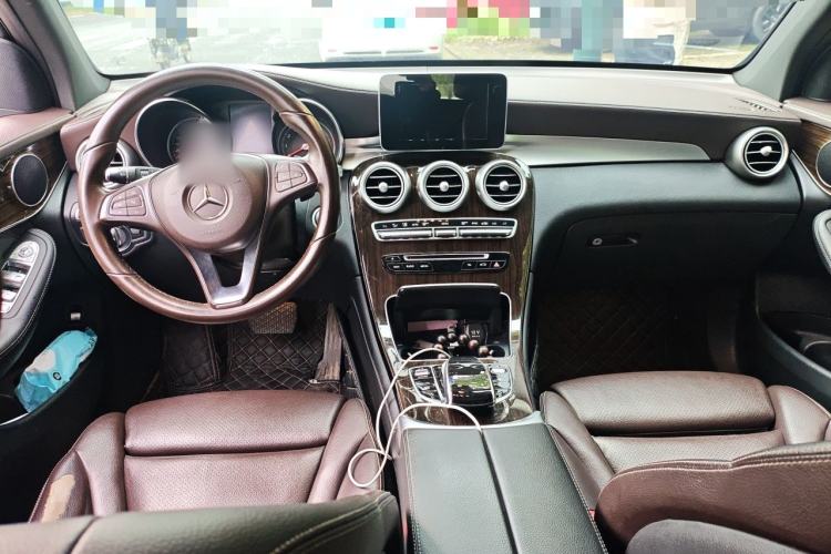 Used Mercedes-Benz GLC 2019 Facelift GLC 260 L 4MATIC Luxury Model Center Console