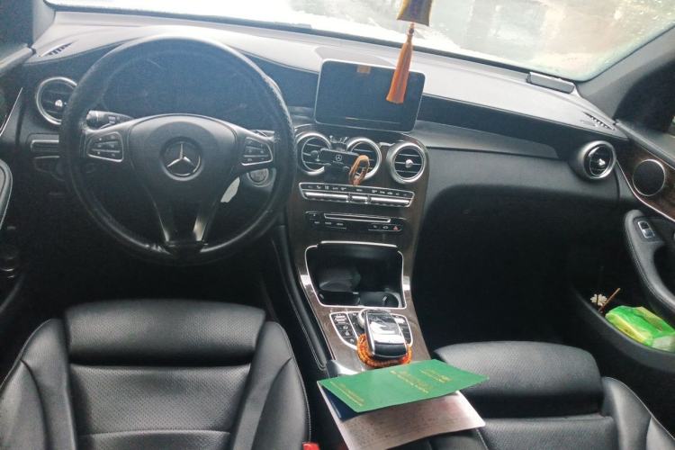 Used Mercedes-Benz GLC 2019 GLC 260 L 4MATIC Dynamic Model Center Console