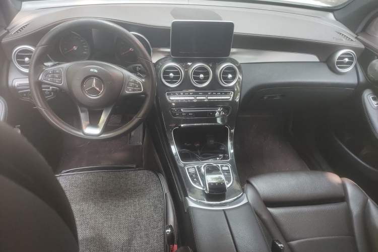 Used Mercedes-Benz GLC 2019 GLC 200 L 4MATIC Center Console