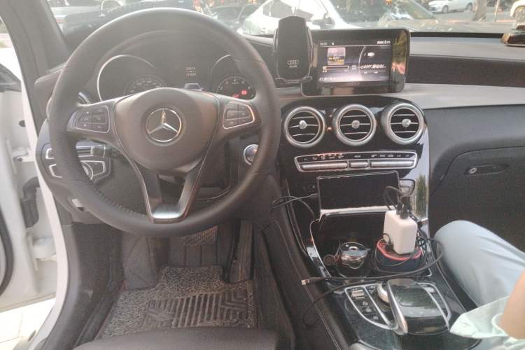 Used Mercedes-Benz GLC 2019 GLC 200 L 4MATIC Center Console