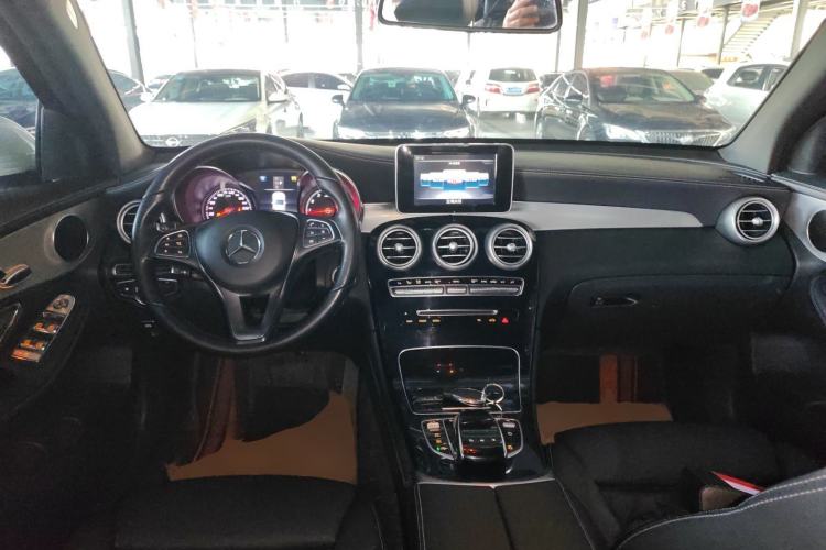 Used Mercedes-Benz GLC 2019 GLC 200 4MATIC Center Console