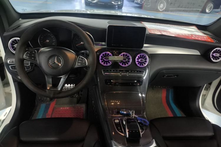 Used Mercedes-Benz GLC 2019 GLC 260 4MATIC Luxury Model Center Console