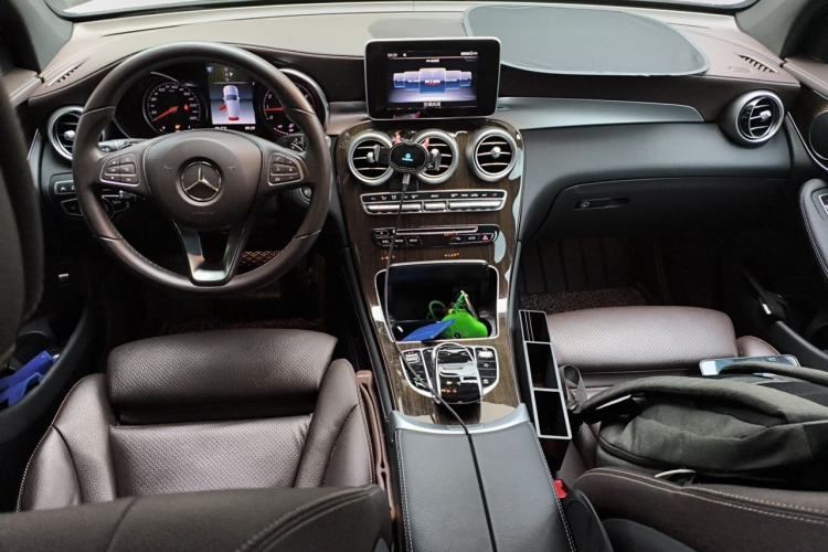 Used Mercedes-Benz GLC 2019 Facelift GLC 260 L 4MATIC Luxury Model Center Console