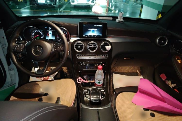 Used Mercedes-Benz GLC 2019 GLC 260 L 4MATIC Dynamic Model Center Console
