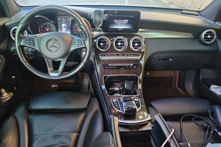 Used Mercedes-Benz GLC 2019 GLC 260 L 4MATIC Dynamic Model Center Console