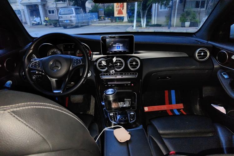 Used Mercedes-Benz GLC 2019 GLC 260 L 4MATIC Dynamic Model Center Console