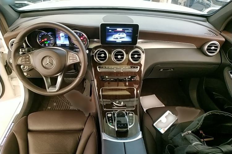 Used Mercedes-Benz GLC 2019 GLC 260 L 4MATIC Dynamic Model Center Console
