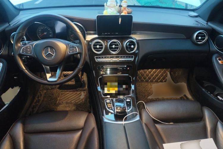 Used Mercedes-Benz GLC 2019 Facelift GLC 260 L 4MATIC Luxury Model Center Console