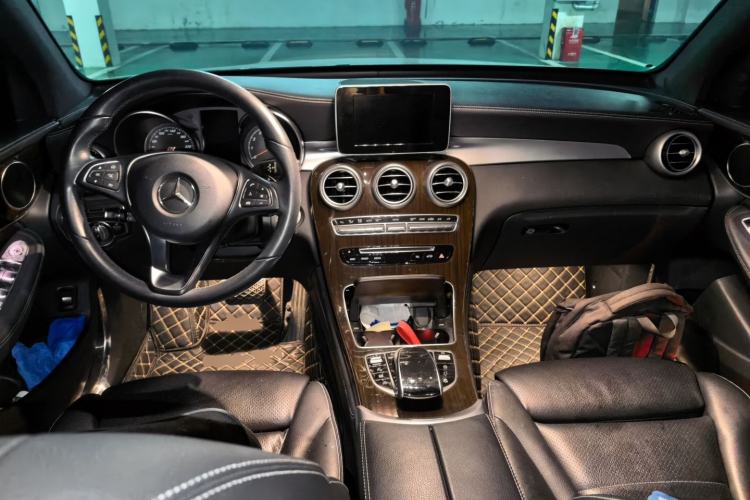 Used Mercedes-Benz GLC 2019 GLC 260 L 4MATIC Dynamic Model Center Console