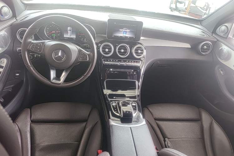 Used Mercedes-Benz GLC 2019 GLC 200 L 4MATIC Center Console