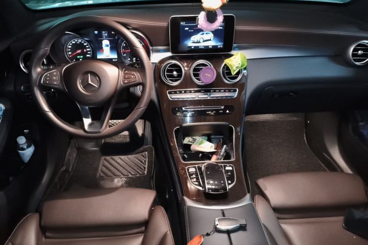 Used Mercedes-Benz GLC 2019 GLC 260 L 4MATIC Dynamic Model Center Console