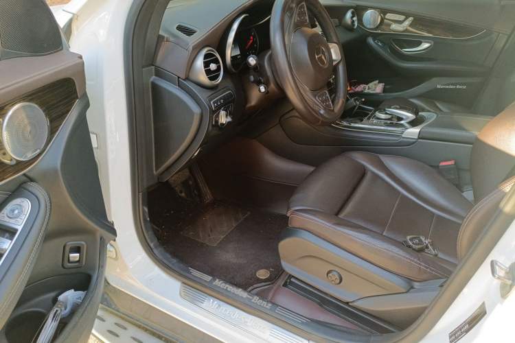 Used Mercedes-Benz GLC 2019 GLC 260 4MATIC Luxury Model Driver Seat