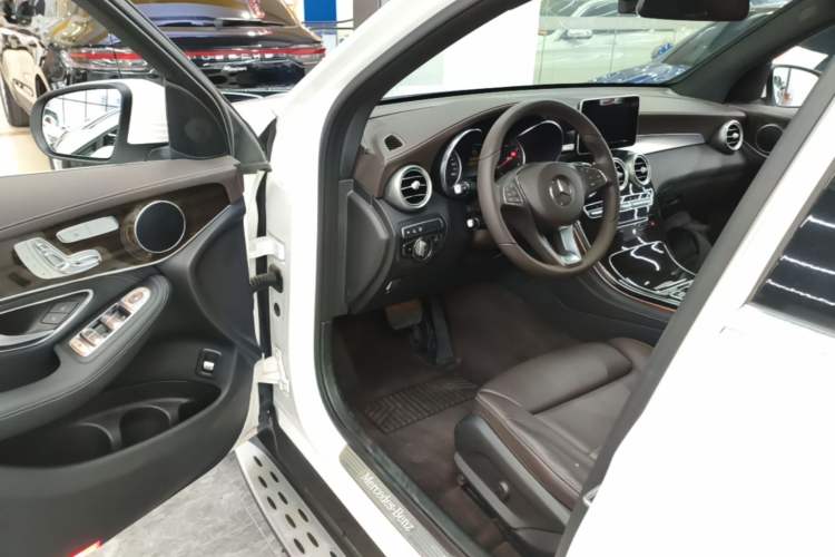 Used Mercedes-Benz GLC 2019 Facelift GLC 260 L 4MATIC Luxury Model Driver Seat