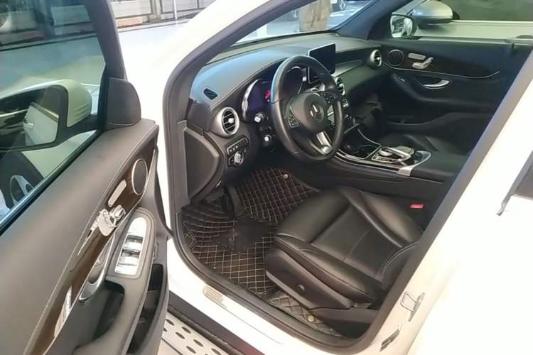 Used Mercedes-Benz GLC 2019 Facelift GLC 260 L 4MATIC Luxury Model Driver Seat