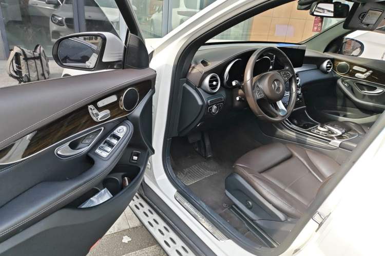 Used Mercedes-Benz GLC 2019 GLC 260 4MATIC Dynamic Edition Driver Seat