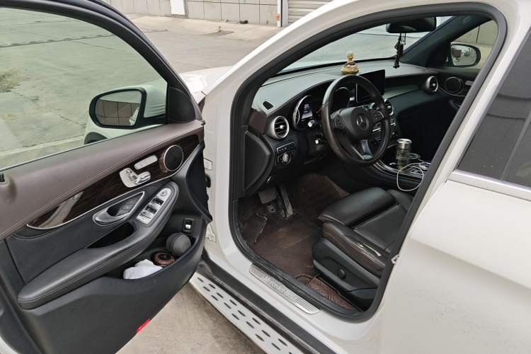Used Mercedes-Benz GLC 2019 Facelift GLC 260 L 4MATIC Luxury Model Driver Seat