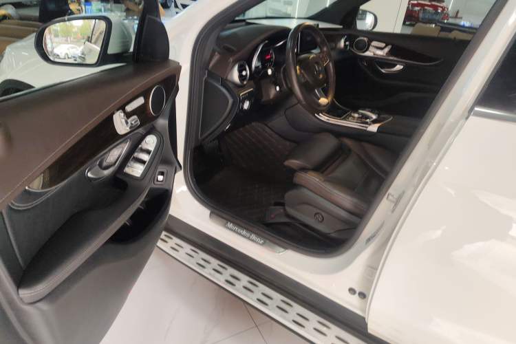 Used Mercedes-Benz GLC 2019 Facelift GLC 260 L 4MATIC Luxury Model Driver Seat