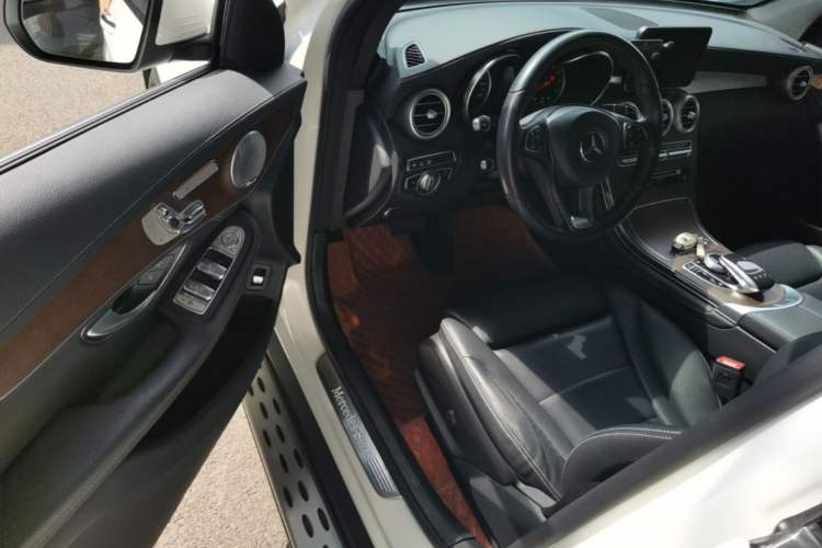 Used Mercedes-Benz GLC 2019 Refreshed GLC 300 L 4MATIC Dynamic Edition Driver Seat
