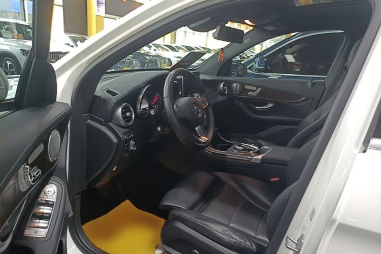 Used Mercedes-Benz GLC 2019 Refreshed GLC 300 L 4MATIC Dynamic Edition Driver Seat