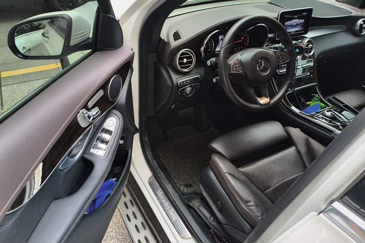 Used Mercedes-Benz GLC 2019 Facelift GLC 260 L 4MATIC Luxury Model Driver Seat
