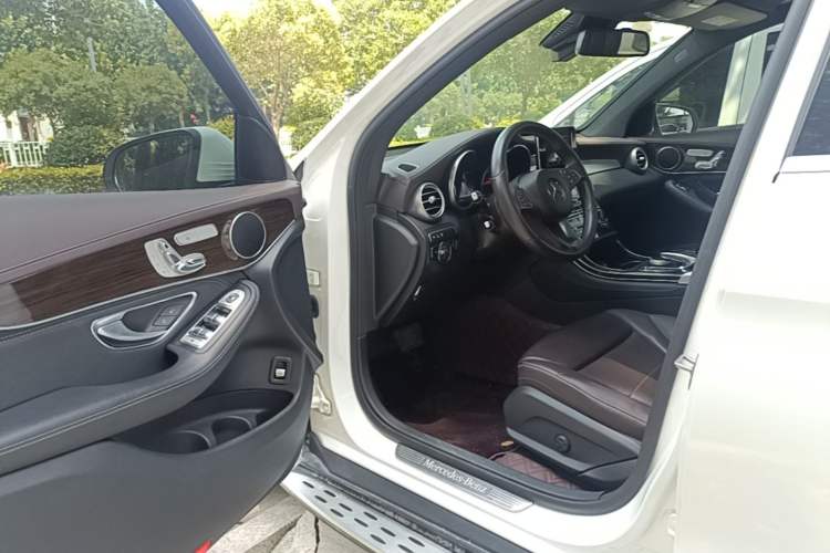 Used Mercedes-Benz GLC 2019 Facelift GLC 260 L 4MATIC Luxury Model Driver Seat