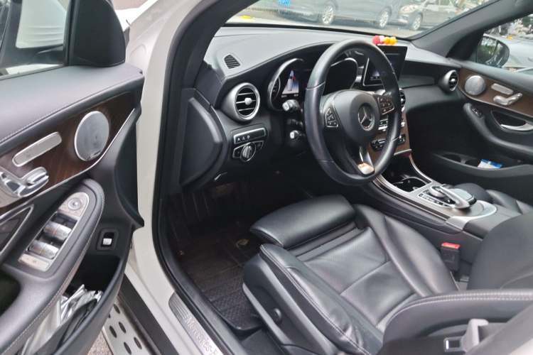 Used Mercedes-Benz GLC 2019 GLC 300 L 4MATIC Dynamic Model Driver Seat