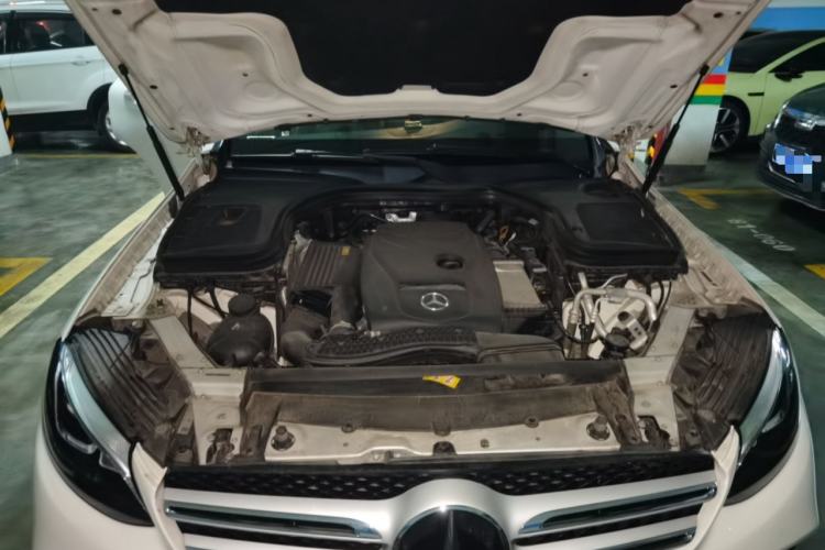 Used Mercedes-Benz GLC 2019 GLC 260 4MATIC Dynamic Edition Engine Bay