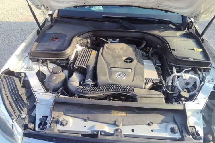 Used Mercedes-Benz GLC 2019 GLC 260 L 4MATIC Dynamic Model Engine Bay