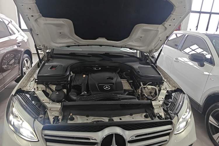 Used Mercedes-Benz GLC 2019 GLC 260 L 4MATIC Dynamic Model Engine Bay