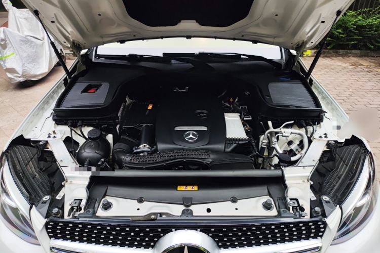 Used Mercedes-Benz GLC 2019 GLC 260 4MATIC Luxury Model Engine Bay