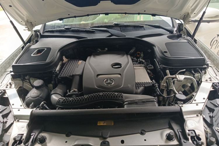 Used Mercedes-Benz GLC 2019 GLC 260 4MATIC Luxury Model Engine Bay