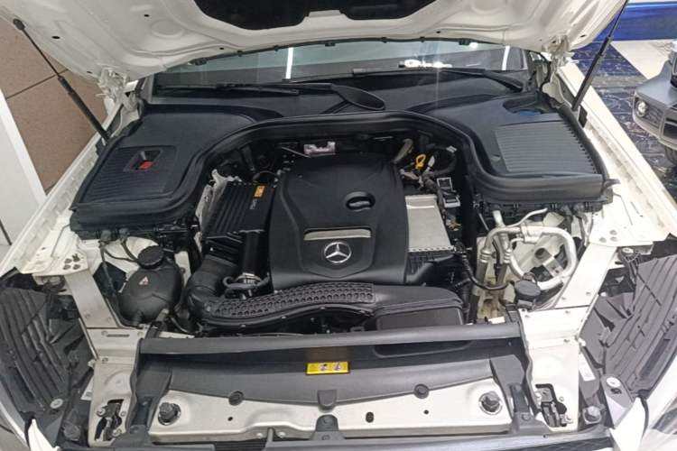 Used Mercedes-Benz GLC 2019 GLC 260 L 4MATIC Dynamic Model Engine Bay