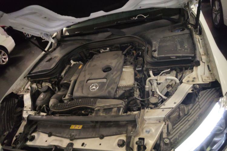 Used Mercedes-Benz GLC 2019 GLC 300 L 4MATIC Dynamic Model Engine Bay