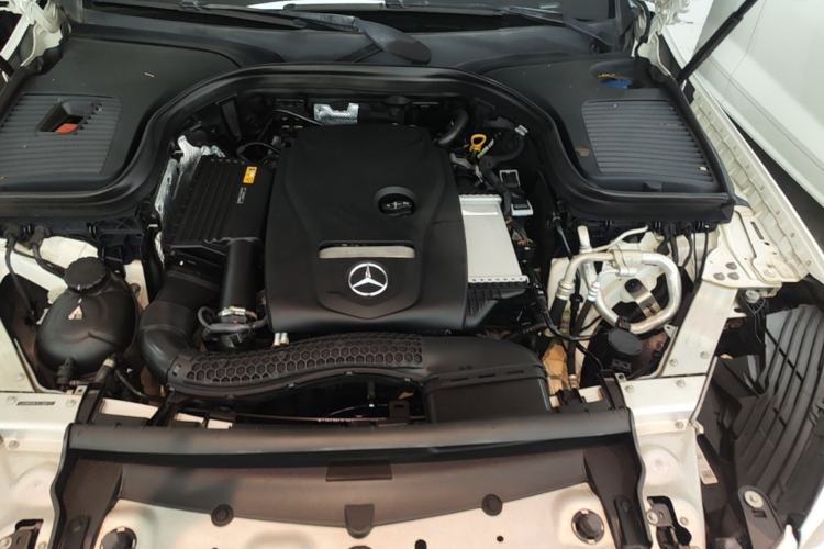 Used Mercedes-Benz GLC 2019 GLC 260 L 4MATIC Dynamic Model Engine Bay