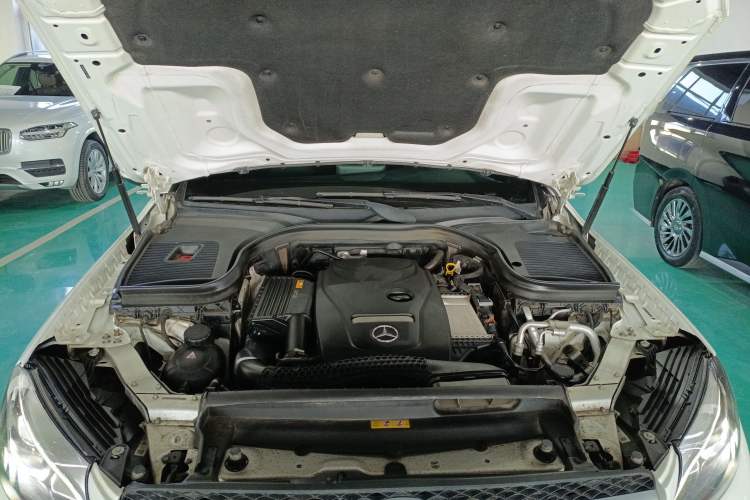Used Mercedes-Benz GLC 2019 GLC 260 L 4MATIC Dynamic Model Engine Bay