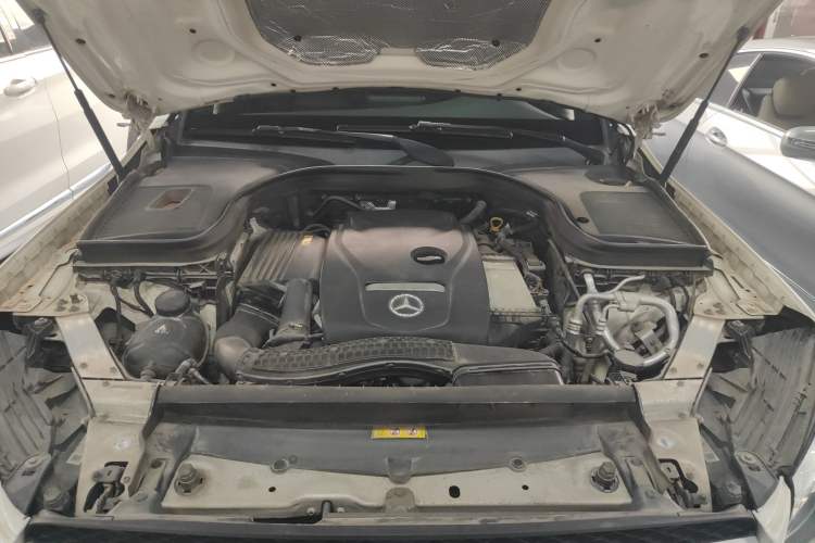 Used Mercedes-Benz GLC 2019 GLC 260 L 4MATIC Dynamic Model Engine Bay