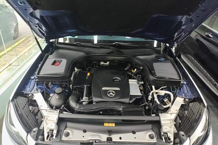 Used Mercedes-Benz GLC 2019 GLC 260 L 4MATIC Dynamic Model Engine Bay